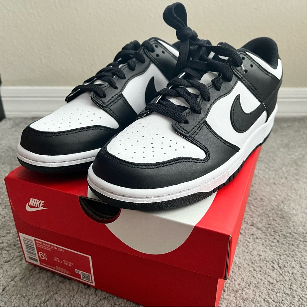 Nike Low Panda Dunk